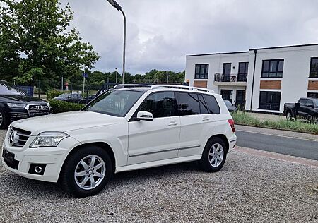 Mercedes-Benz GLK 350 4Matic - LEDER*NAVI*AHK*XENON-