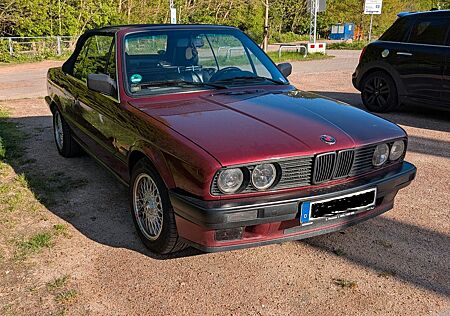 BMW 318i Cabrio TÜV wird gerade gemacht EZ:10/1993