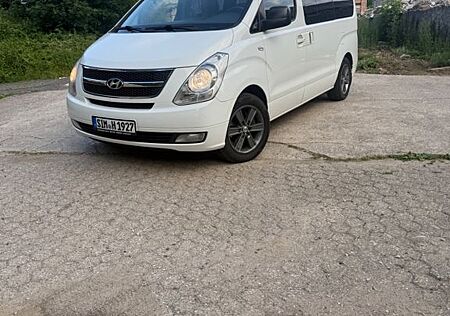 Hyundai H-1 Starex