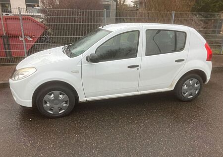 Dacia Sandero 1.4 Bj.2009