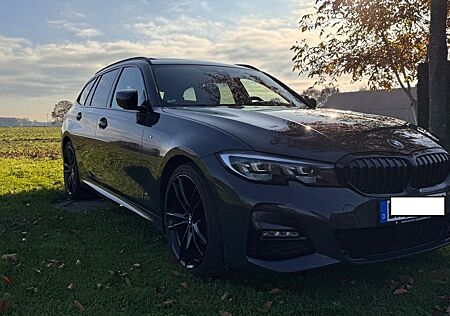 BMW 320d Touring M/HeadUP/Pano/ TÜV+Service NEU