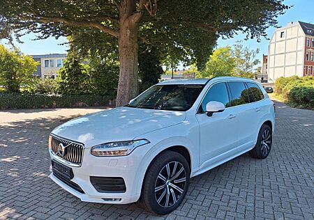 Volvo XC 90 XC90 Momentum Pro AWD