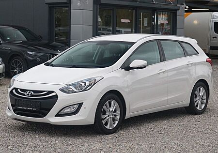 Hyundai i30 cw+Sitzheizung+Scheckheft+Tempomat+