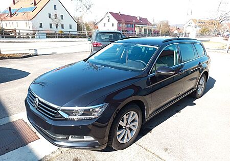 VW Passat Variant Volkswagen Passat Var. Comf. 2,0TDI LED/AHK/ACC/NAVI/Mod.18