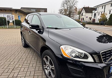 Volvo XC 60 XC60 D3 AWD Geartronic Momentum Momentum