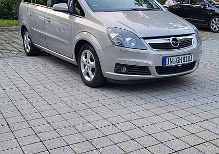 Opel Zafira 1.8 -