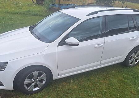 Skoda Octavia 1.5 TSI Combi LED, AHK, Navi