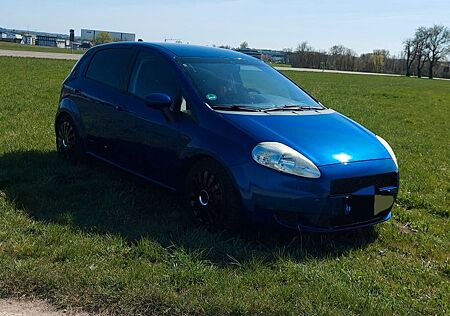 Fiat Grande Punto 1.4 / TÜV bis 01/2027