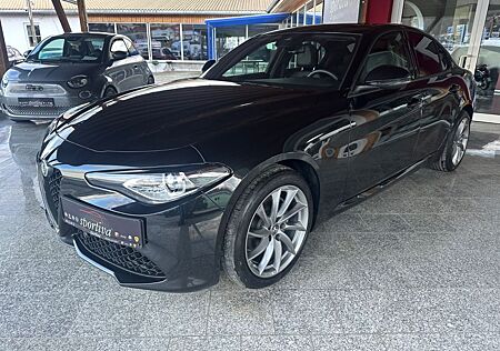 Alfa Romeo Giulia Sprint ACC Kamera Car-Play Xenon 8.8"Navi