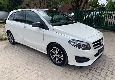 Mercedes-Benz B 180 B180 Calcitweiß, Automatik, PDC, Navi, Panorama