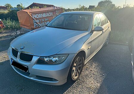 BMW 320i E90 Limousine 197.000 km - mit Fehlern