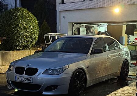 BMW 523i A -