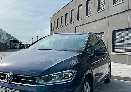 VW Golf Sportsvan Volkswagen 1.5 TSI DSG Highline Navi LED