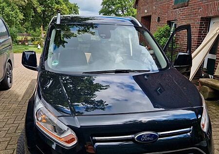 Ford Grand Tourneo 1.6 TDCi 85kW Titanium Titanium