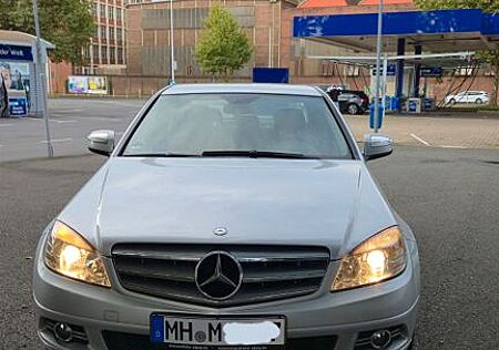 Mercedes-Benz C 180 CGI BlueEFFICIENCY -