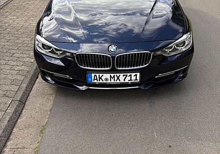 BMW 320i Luxury Line