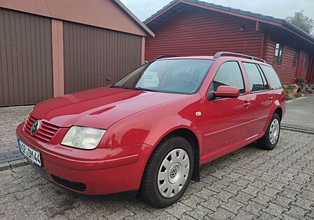 VW Bora Volkswagen Variant / EZ 11.2002 / TÜV neu