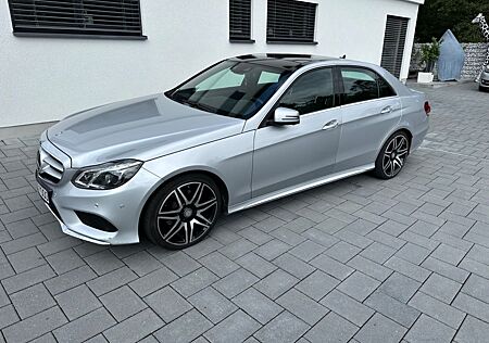 Mercedes-Benz E 250 BlueEfficiency AMG Sport-Paket- 4 Matic