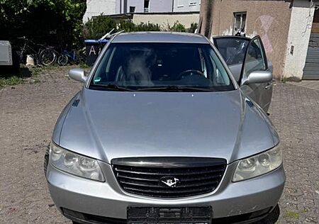 Hyundai Grandeur 3.3 V6 -