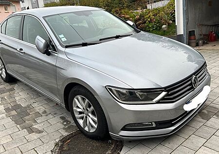 VW Passat Volkswagen Lim. 1.6TDI/AUTOMATIK/ACC/EURO6/NAVI