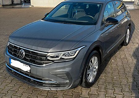 VW Tiguan Volkswagen 1.5 TSI UNITED DSG ACC