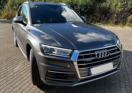 Audi Q5 S-Line, 40 TDI Sport quattro, AHK, Kamera