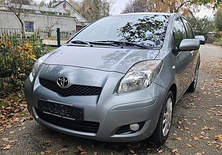 Toyota Yaris 1,0 Klimautomatik, 5-Türig.TÜV NEU