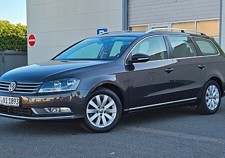 VW Passat Volkswagen 2011 TDI BlueMotion