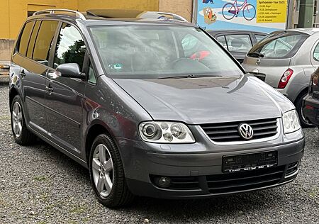 VW Touran Volkswagen Highline Aus 1.Hand/AHK/Standheizung/Xeno