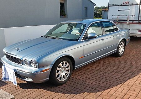Jaguar XJ8 4.2 Liter - Neues Luftfahrwerk