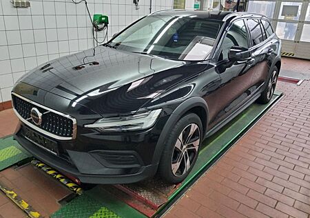 Volvo V60 Cross Country Plus AWD AHK*Kamera*VollLeder*