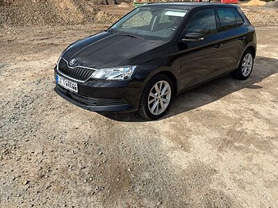 Skoda Fabia 1.2l TSI Ambition *PDC*SHZ*KlimaA*HU NEU*