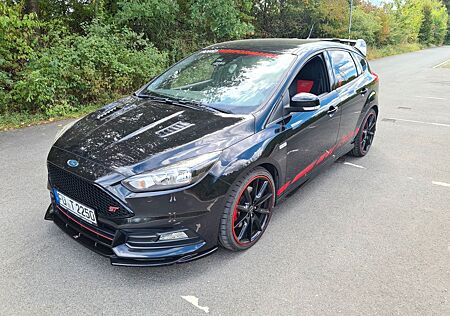 Ford Focus 2,0 EcoBoost ST Leder-Sport-Paket ST