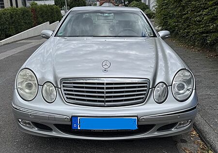 Mercedes-Benz 240 E "Elegance"