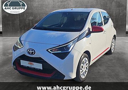 Toyota Aygo (X) Aygo 1.0 x-play 5-Türer Black n White 5-Gang-Sch