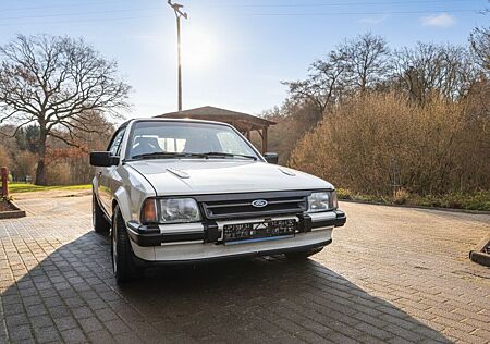 Ford Escort XR3i Cabrio 1983 Oldtimer mit H-Zulassung