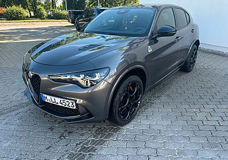Alfa Romeo Stelvio Quadrifoglio Q4*AKRAPOVIC*Harman-Kardon*