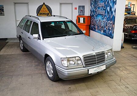Mercedes-Benz E 220 S124 W124 aus 1. Hand im Originalzustand