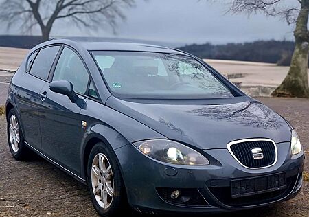 Seat Leon . 2.0 liter Benziner. Tüv Neu. FR Styl