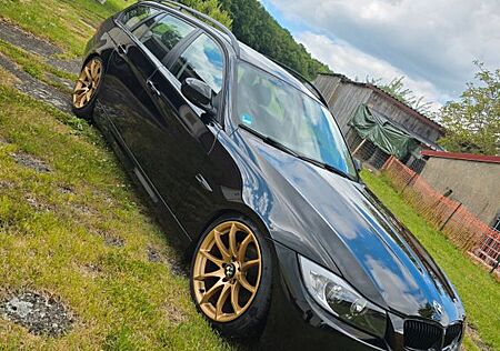 BMW 318i Touring -
