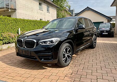 BMW X3 xDrive30e, AHK, Sportsitz, HeadUp,RKF,HiFi