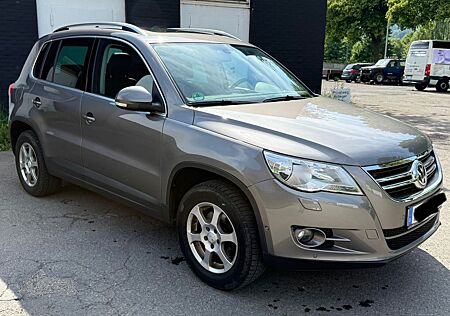 VW Tiguan Volkswagen 2.0 TSI/4MOTION/DSG/PANO/LEDER/AHK