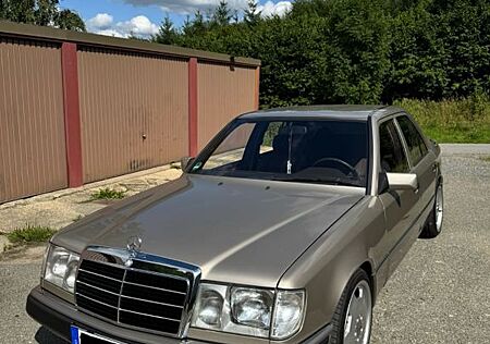 Mercedes-Benz E 230 - 139.000km - Gepflegt
