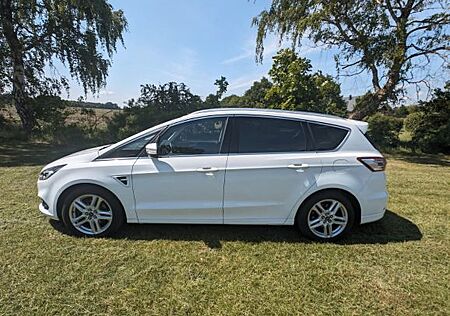 Ford S-Max 2,0 TDCi 132kW Titanium AHK 7 Sitze