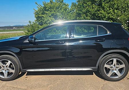 Mercedes-Benz GLA 250 AMG Line