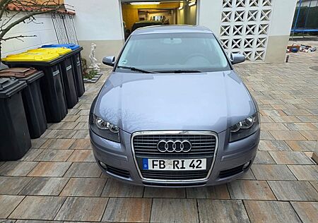 Audi A3 1.6 Attraction Garagenwagen Rentner Fahrzeug