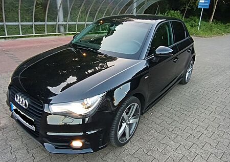 Audi A1 1.4 TFSI S Tronik S-line Led Xenon Navi Pdc