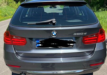 BMW 320d Touring Luxury Line Luxury Line