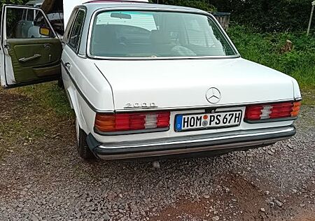 Mercedes-Benz 200