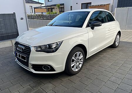 Audi A1 1.2 TFSI Ambition 8 fach Bereift